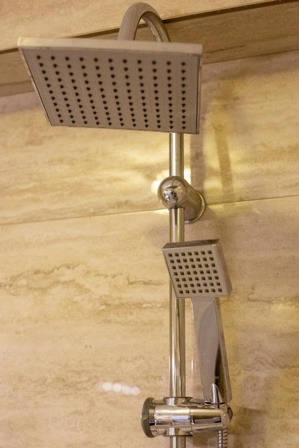 Central.Deluxe.Apartament.Oradea Luaran gambar