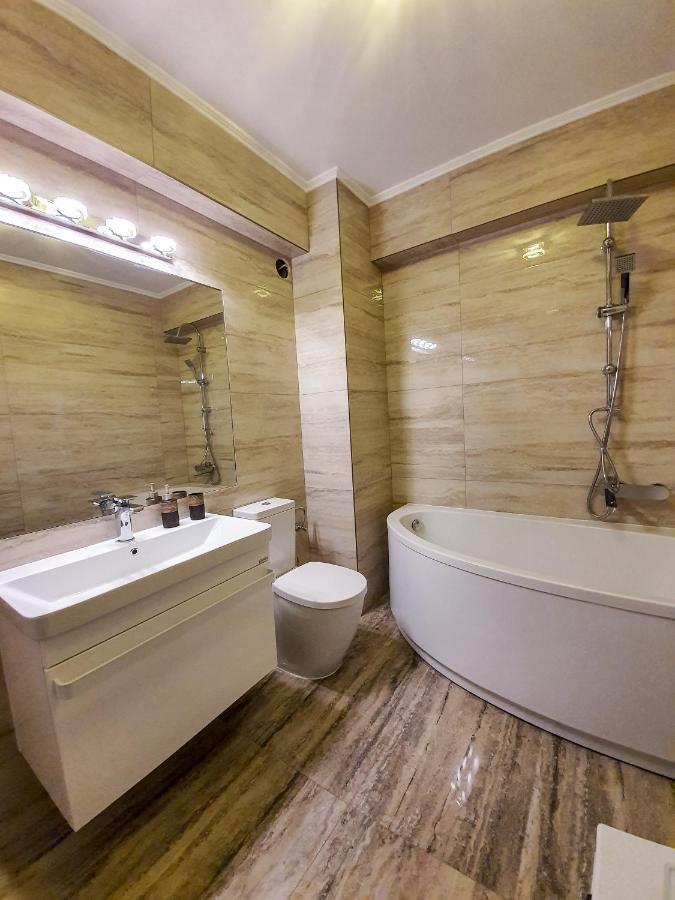 Central.Deluxe.Apartament.Oradea Luaran gambar