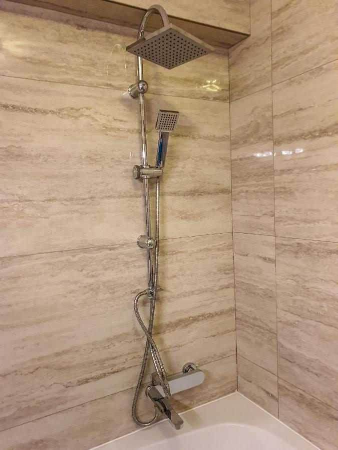 Central.Deluxe.Apartament.Oradea Luaran gambar